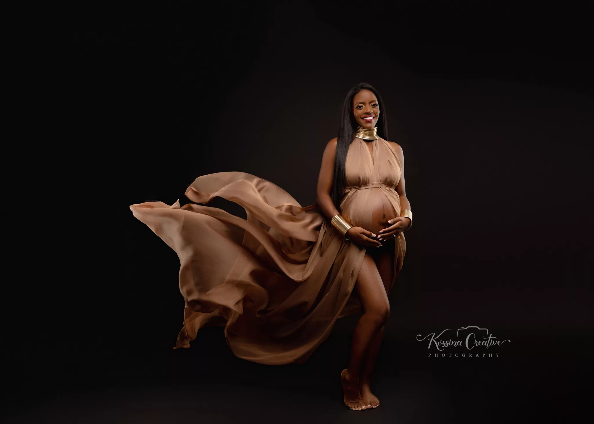 Orlando Maternity Photographer Photo Studio gold black maternity