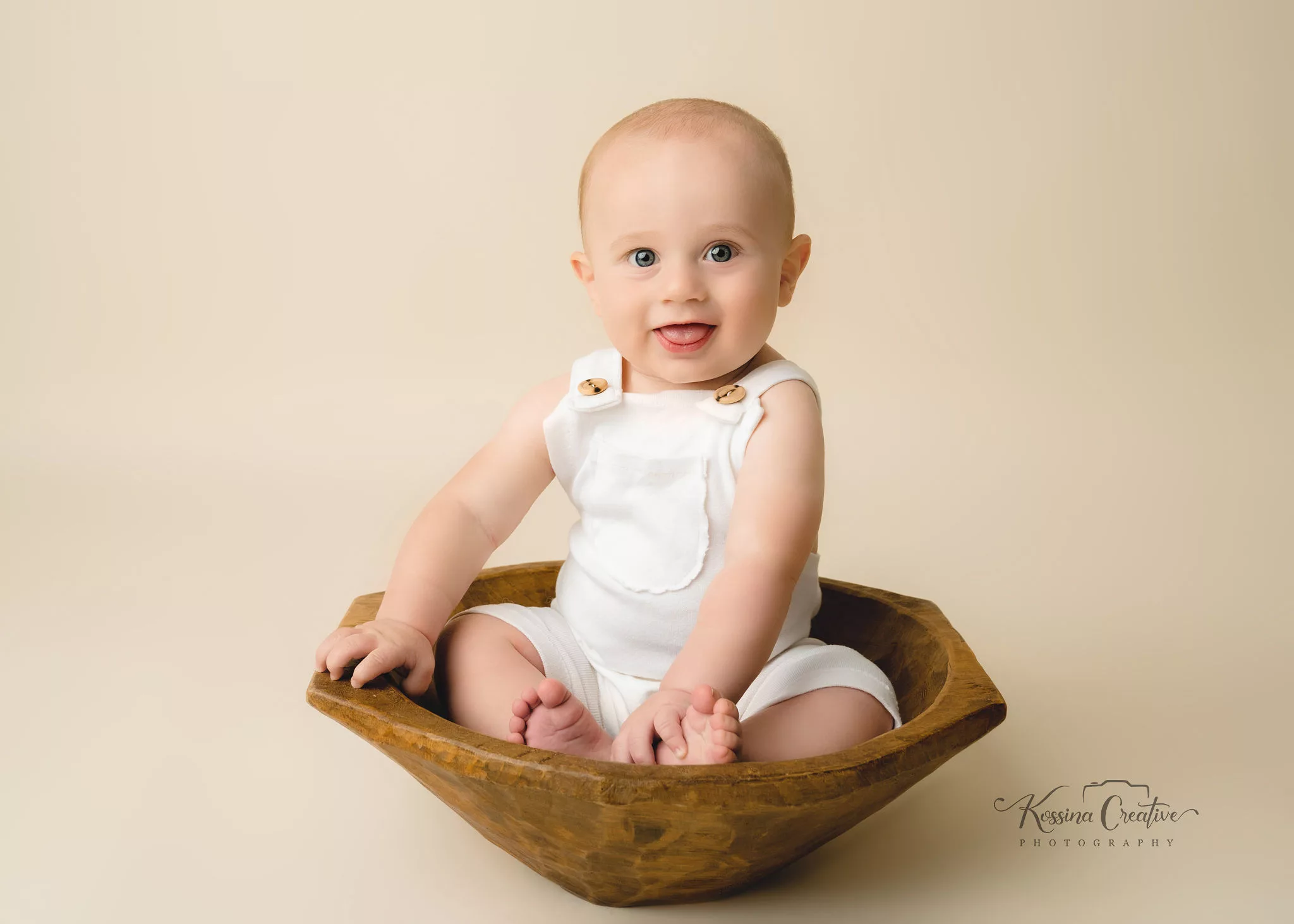 Orlando Baby Photographer 6 month sitter milestone baby in bowl