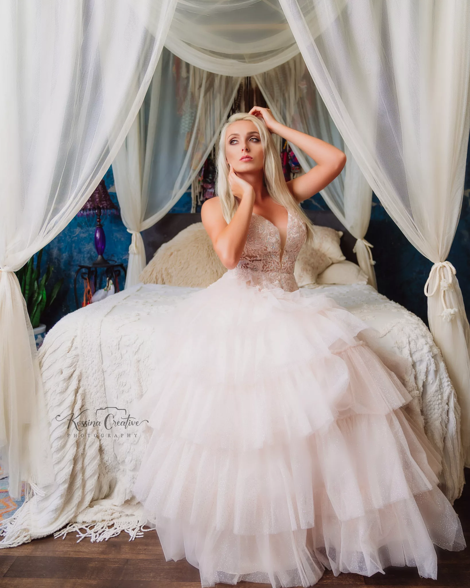 Orlando Boudoir Photographer Photo Studio Glamour shots canopy bed