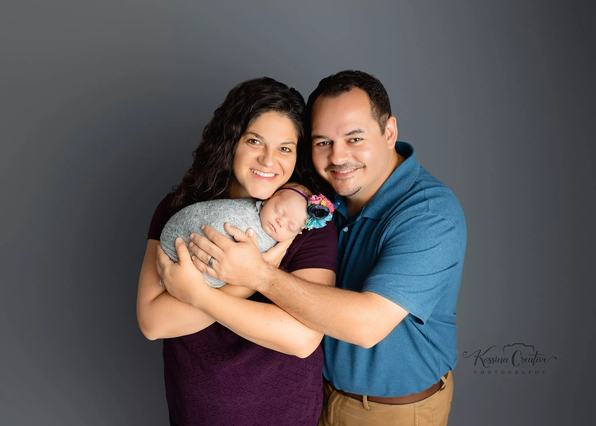 Orlando Family Newborn Photographer Baby Kid Photo studio mom dad baby girl grey