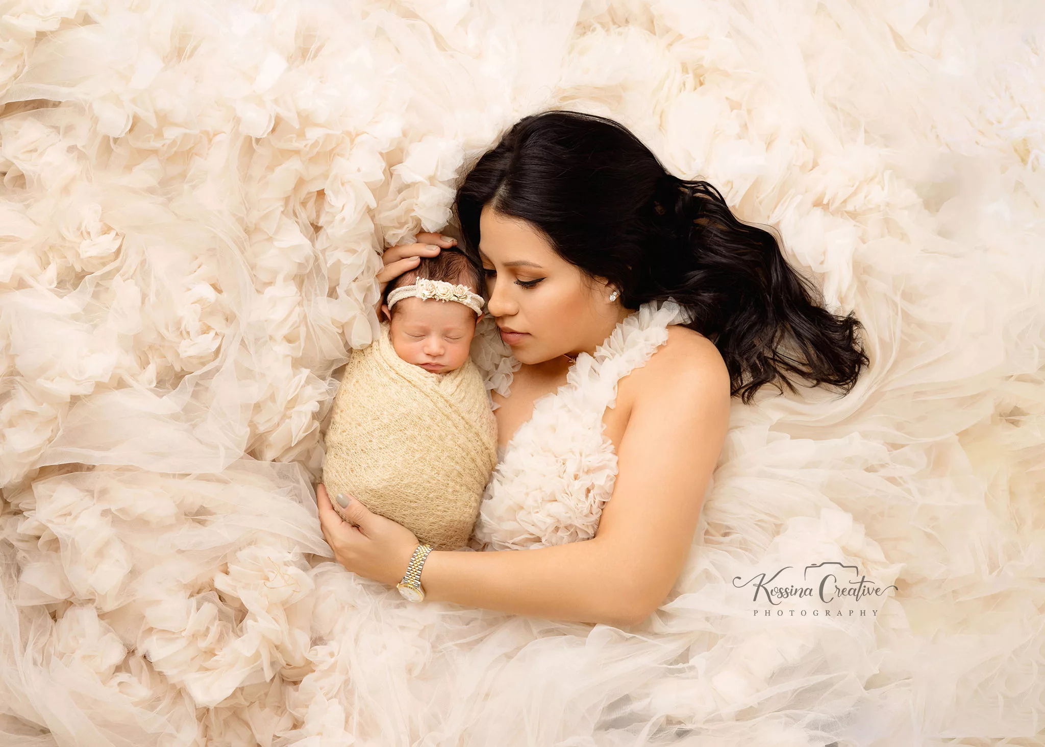 Orlando Family Newborn Photographer Baby Kid Photo studio mommy and me cream dress cream head band