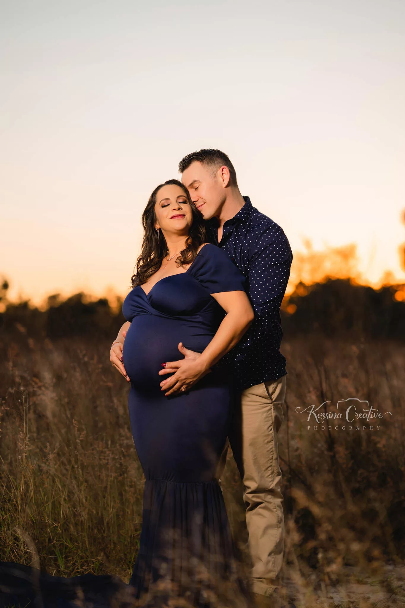 Orlando Maternity Photographer Pregnancy photography sunset with wheat field