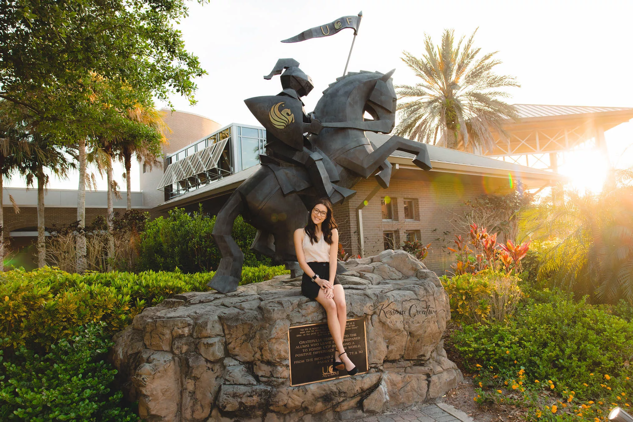 Orlando Outdoor Senior portrait photographer graduation photos knight statue
